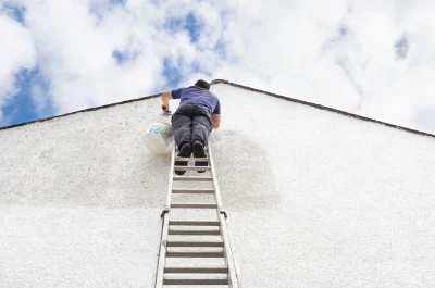 Peinture extérieure à Hinges — façades et ravalement